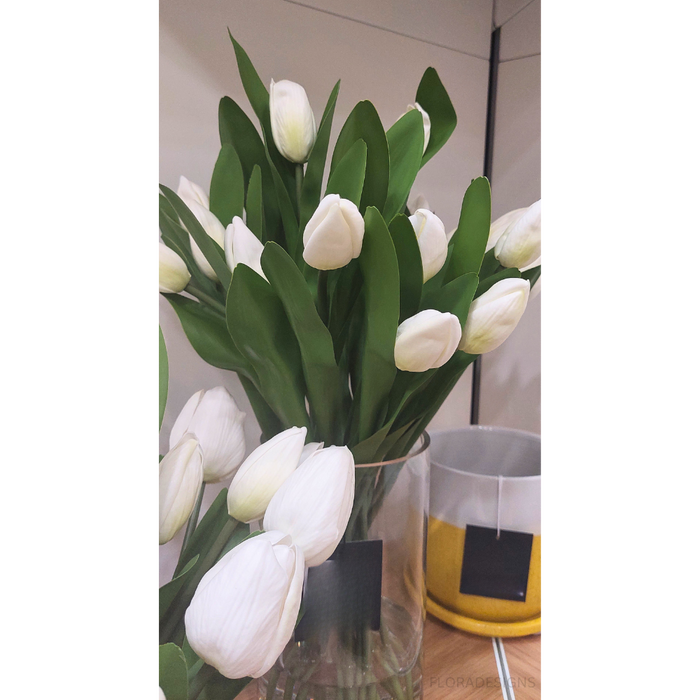 Tulip Mix in Vase White 45cm