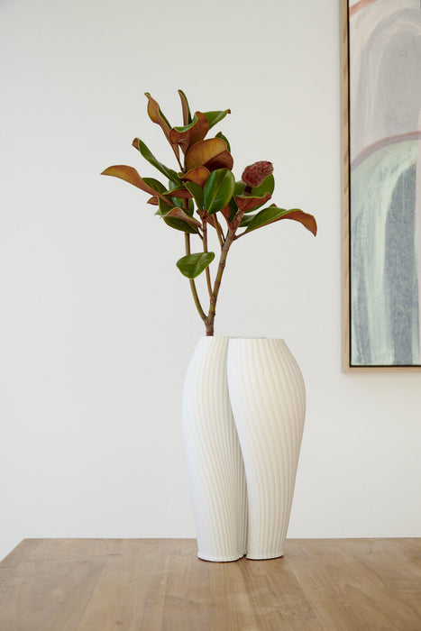 Ruby White Vase 33cm