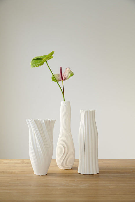 Lila White Vase 24cm