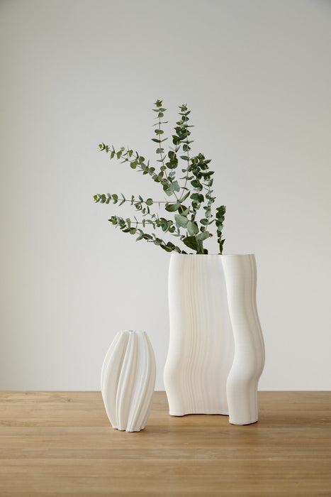 Mila White Vase 17cm