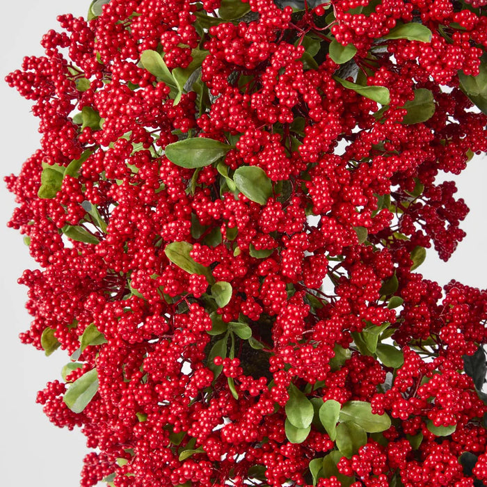 Fine Red Berry & Boxwood Wreath 47cm
