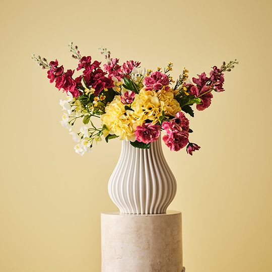 Ezra Vase Ivory 24cmw x 30cmh